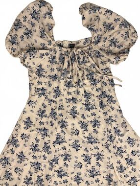 Loness Puff Sleeve Floral Midi Dress in Cream and Blue